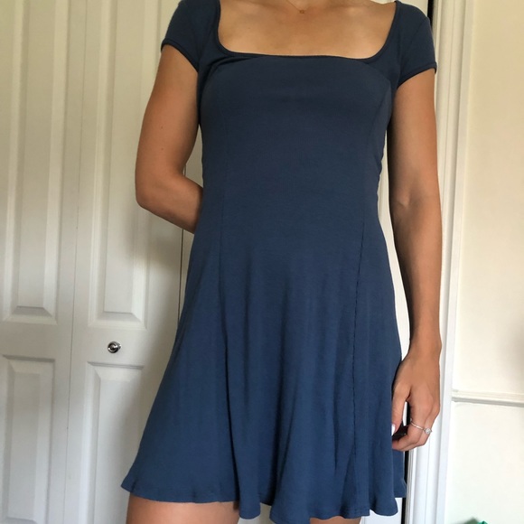 Blue dress - Picture 1 of 3